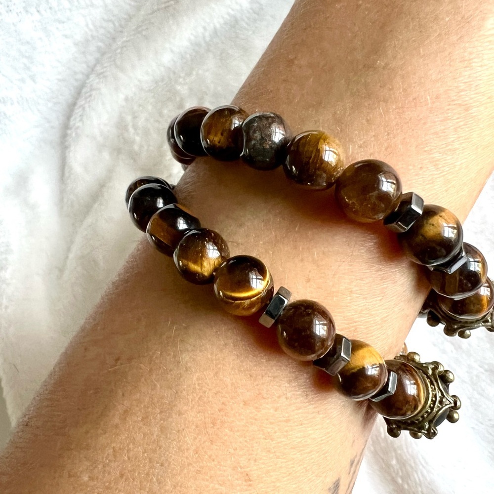 Tiger Eye + Black Onyx + Hematite Crown Mala Bead Bracelet - Picture 7 of 11